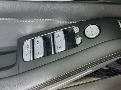 Used 2022 BMW X7 M50i w/ Cold Weather Package AWD/4WD image 18