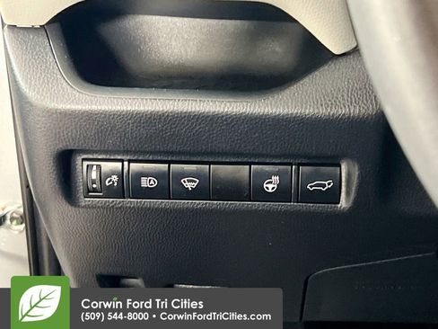 Used 2020 Toyota RAV4 XLE w/ Convenience Package image 19