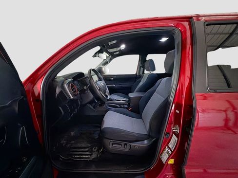 Used 2021 Toyota Tacoma TRD Sport w/ Technology Package image 22