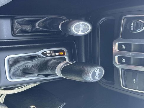 Used 2018 Jeep Wrangler Sport image 16