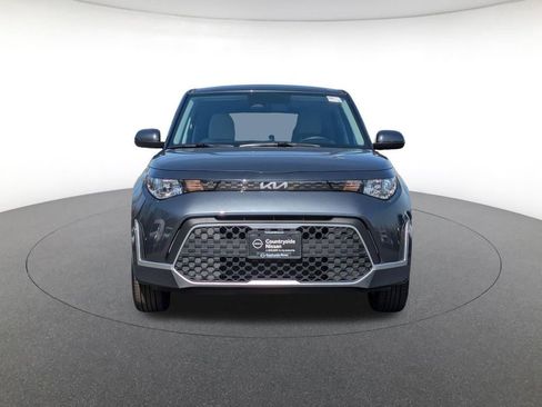 Used 2025 Kia Soul LX FWD image 2