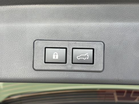Used 2025 Subaru Ascent Premium AWD/4WD image 16