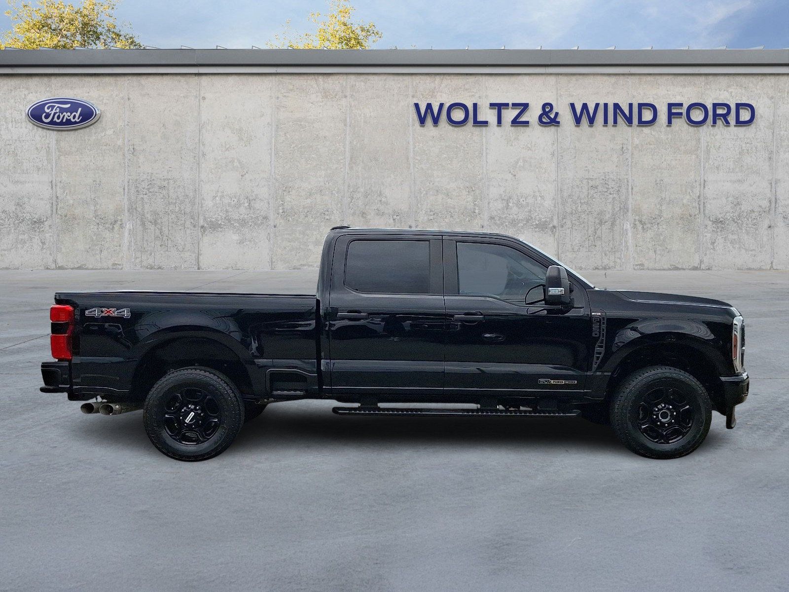 Used 2024 Ford F250 XL w/ STX Appearance Package AWD/4WD image 7