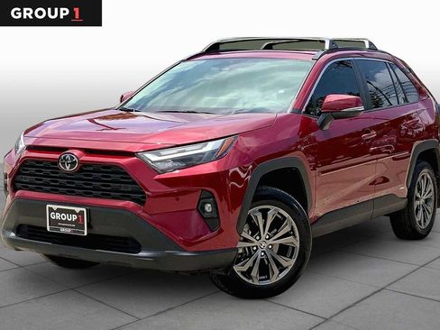Used 2025 Toyota RAV4 XLE Premium w/ Weather Package AWD/4WD image 1