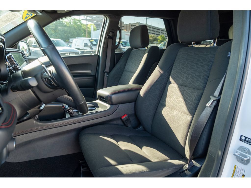 Used 2025 Dodge Durango GT RWD image 12
