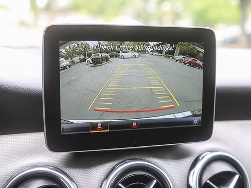 Used 2018 Mercedes-Benz GLA 250 image 21