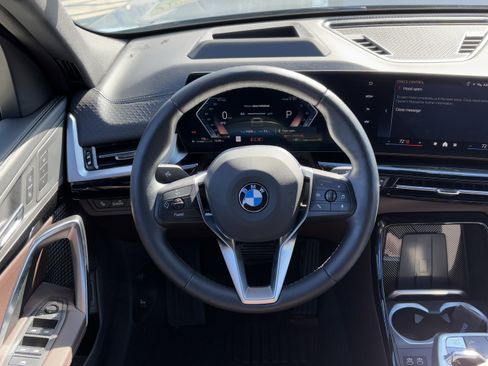 Certified 2025 BMW X2 xDrive28i image 18