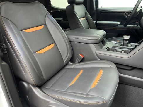Used 2025 GMC Sierra 1500 AT4 w/ AT4 Premium Package AWD/4WD image 23