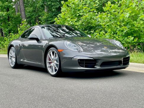 Used 2012 Porsche 911 Carrera S image 2