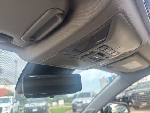 Used 2019 Toyota RAV4 Limited w/ Cold Weather Package FWD image 18