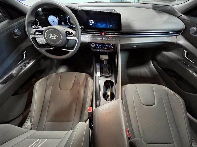 Used 2024 Hyundai Elantra SEL FWD image 17