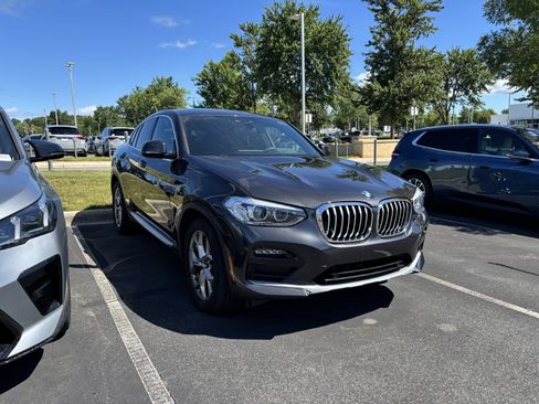Used 2021 BMW X4 xDrive30i w/ Premium Package AWD/4WD image 3