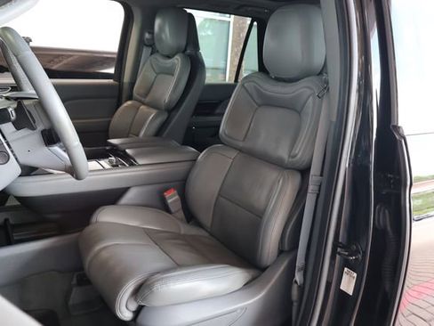 Used 2020 Lincoln Navigator Reserve RWD image 15
