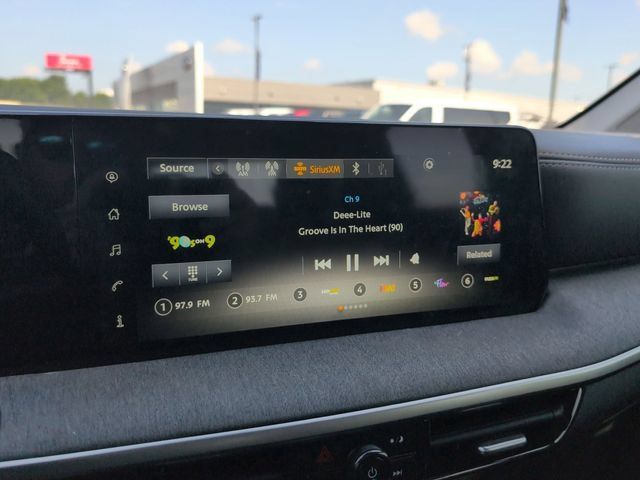 Used 2025 Nissan Kicks SV FWD image 27