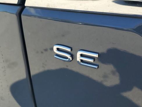 New 2026 Volkswagen Atlas SE FWD image 6