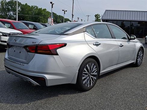Certified 2023 Nissan Altima 2.5 SV w/ SV Premium Package FWD image 7