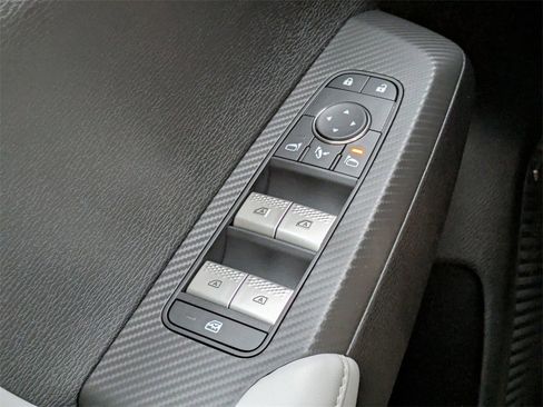 New 2025 Mitsubishi Outlander SE image 23