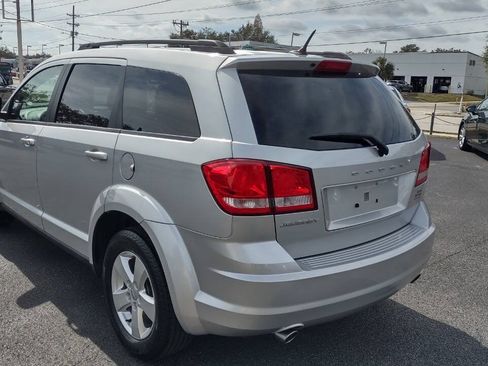 Used 2011 Dodge Journey Mainstreet w/ Popular Equipment Group FWD image 5