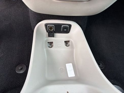 Used 2020 Chrysler Pacifica Touring-L image 15