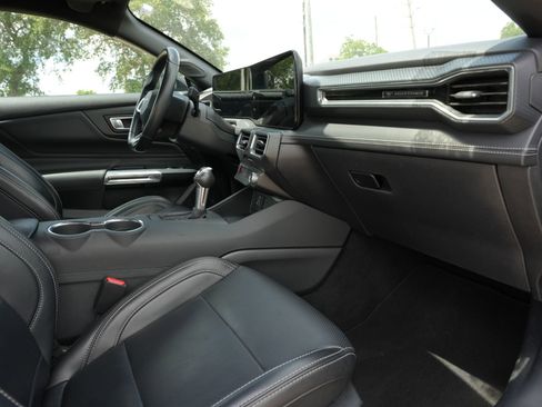 Used 2025 Ford Mustang Premium RWD image 21