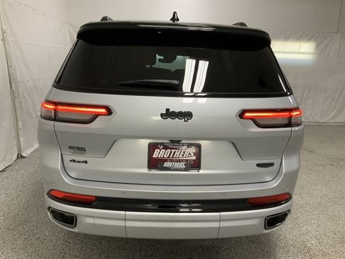 Used 2024 Jeep Grand Cherokee L Summit w/ High Altitude Package AWD/4WD image 7