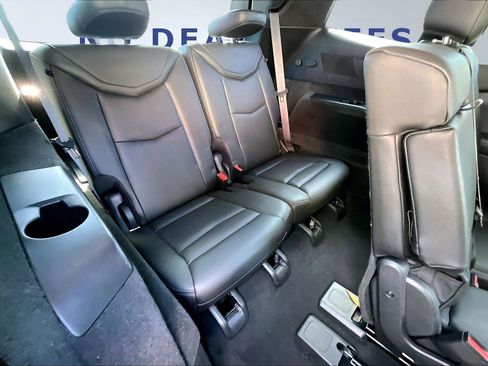 Used 2024 Cadillac XT6 Luxury FWD image 25