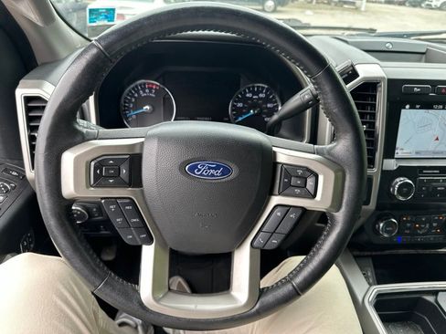 Used 2019 Ford F250 Lariat w/ Lariat Ultimate Package AWD/4WD image 14