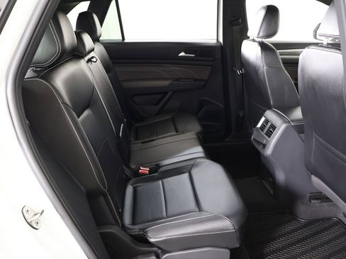 Used 2022 Volkswagen Atlas Cross Sport SE FWD image 35
