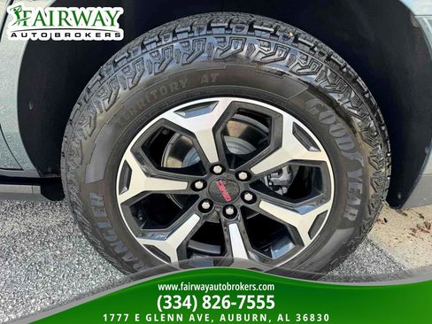 Used 2026 GMC Yukon AT4 w/ AT4 Premium Plus Package AWD/4WD image 36