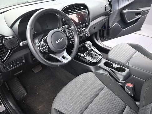 Used 2025 Kia Soul EX image 13