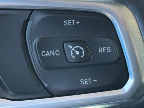 Used 2022 Jeep Wrangler Unlimited Sahara w/ Cold Weather Group AWD/4WD image 20