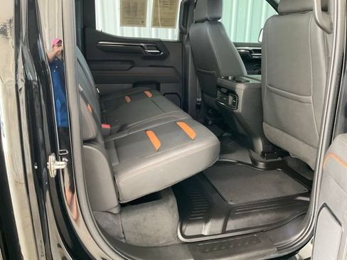 Used 2023 GMC Sierra 1500 AT4 w/ Technology Package AWD/4WD image 24