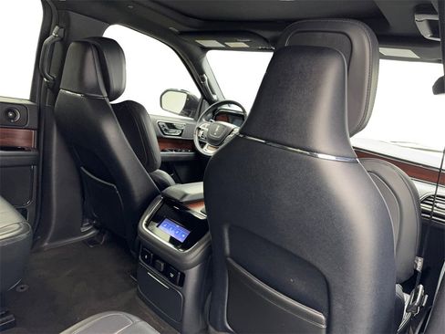 Used 2023 Lincoln Navigator Reserve image 43