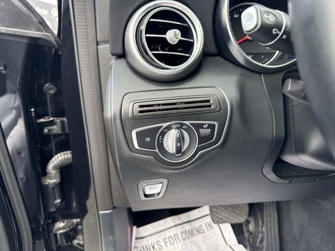 Used 2020 Mercedes-Benz GLC 300 GLC 300 image 29