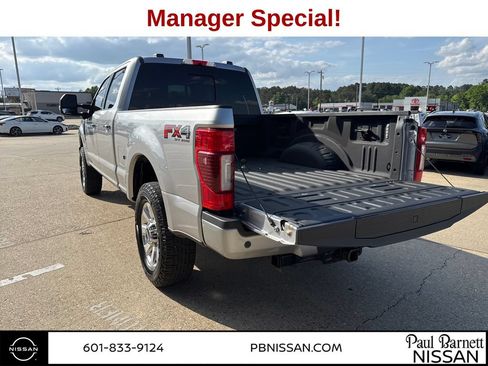 Used 2021 Ford F250 Platinum w/ FX4 Off-Road Package AWD/4WD image 4