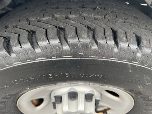 Used 2009 Chevrolet Express 3500 image 10