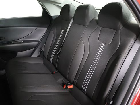 Used 2023 Hyundai Elantra SEL FWD image 27