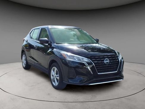 Certified 2025 Nissan Kicks Play S FWD image 15
