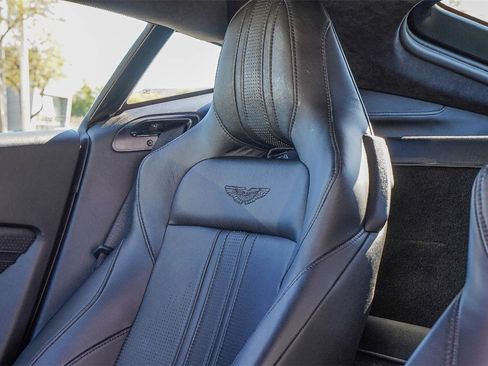 Used 2020 Aston Martin V8 Vantage Coupe image 5