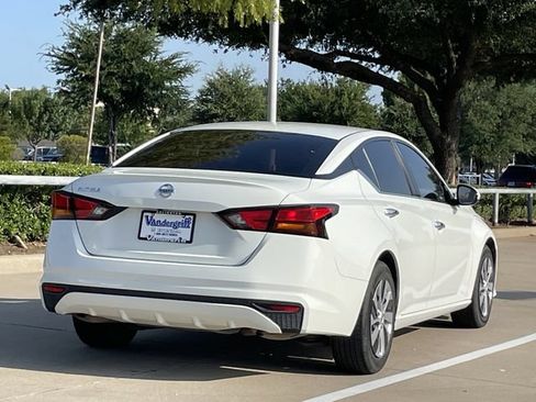 Used 2022 Nissan Altima 2.5 S FWD image 4