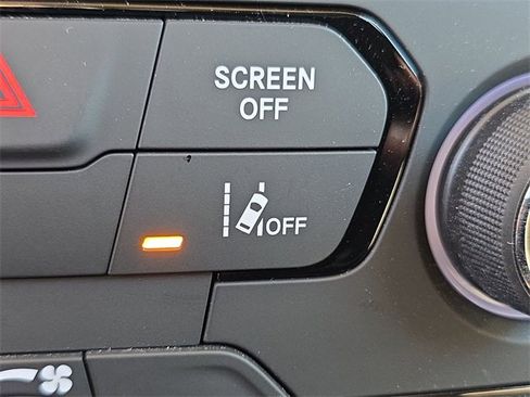 Used 2023 Jeep Renegade Altitude image 32