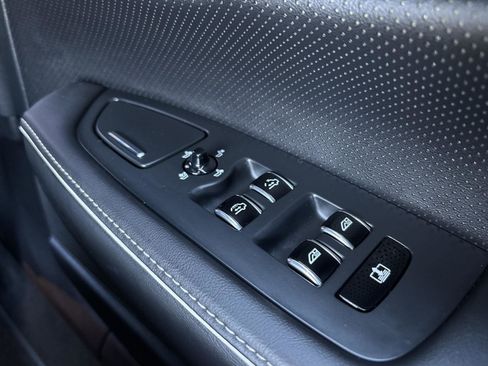 Used 2020 Volvo S90 T8 Inscription image 27