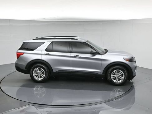 Certified 2023 Ford Explorer XLT RWD image 57