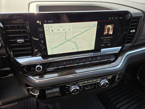 New 2025 GMC Sierra 1500 Elevation image 11