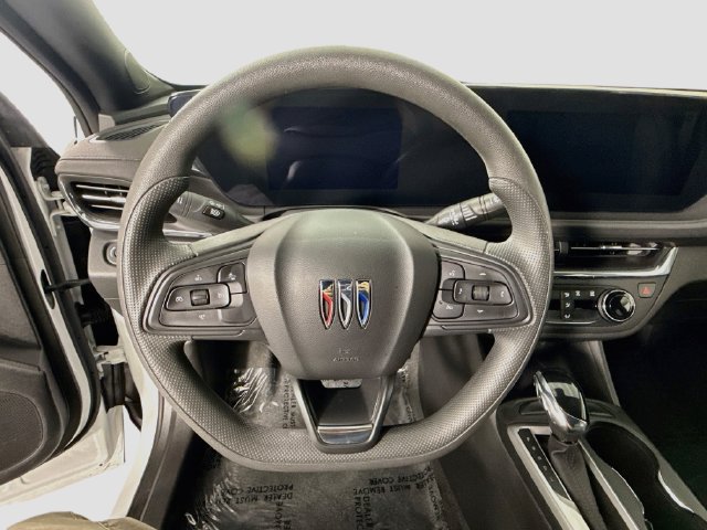 Used 2026 Buick Envista Preferred FWD image 11