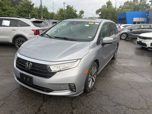 Used 2023 Honda Odyssey Touring image 3