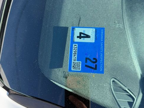 Used 2015 Volkswagen Tiguan SEL image 22