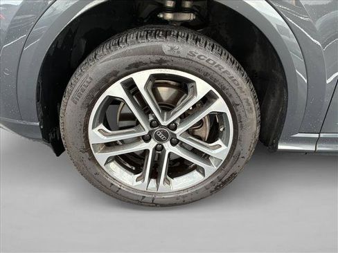 Certified 2025 Audi Q5 Premium w/ Convenience Package AWD/4WD image 9