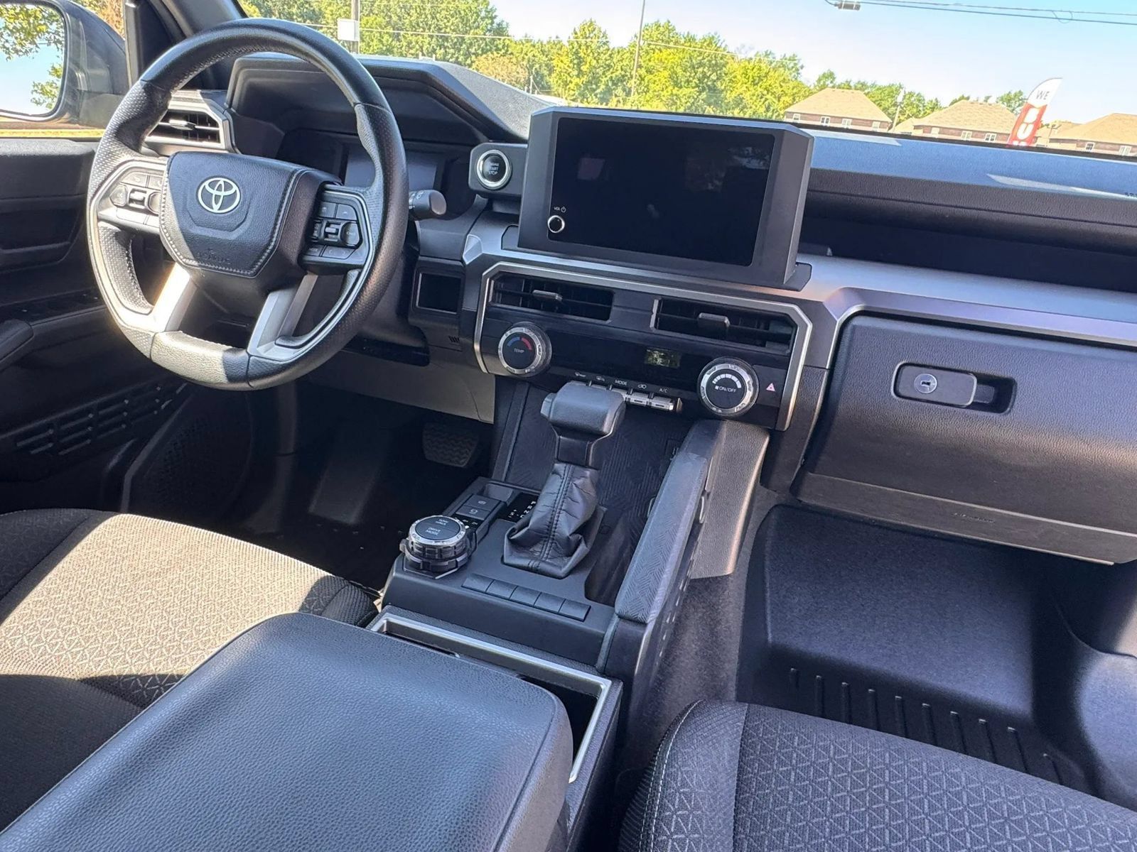 Used 2025 Toyota 4Runner SR5 AWD/4WD image 16