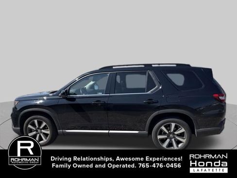 Used 2024 Honda Pilot Touring image 10